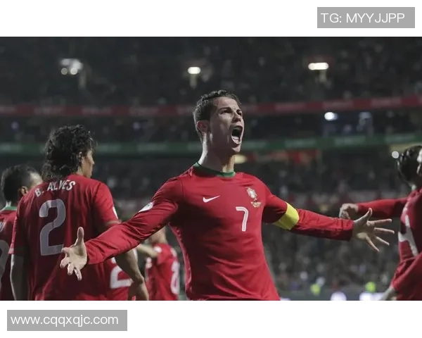 球场英豪闪耀拼图 足球明星壁纸尽展风采